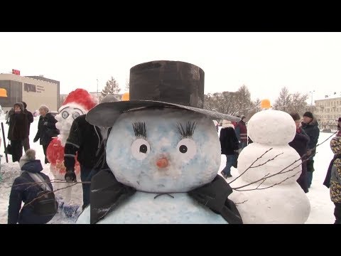 Снеговики на Советской площади