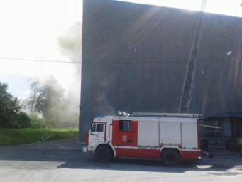 В Березниках горела кровля закрытого на ремонт бассейна