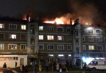 В Березниках сгорела крыша дома на проспекте Ленина, 42