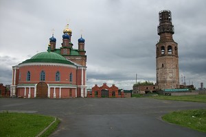 Спасо-Преображенский собор с отдельно стоящей колокольней