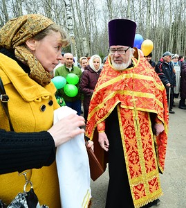 Панихида на воинском кладбище